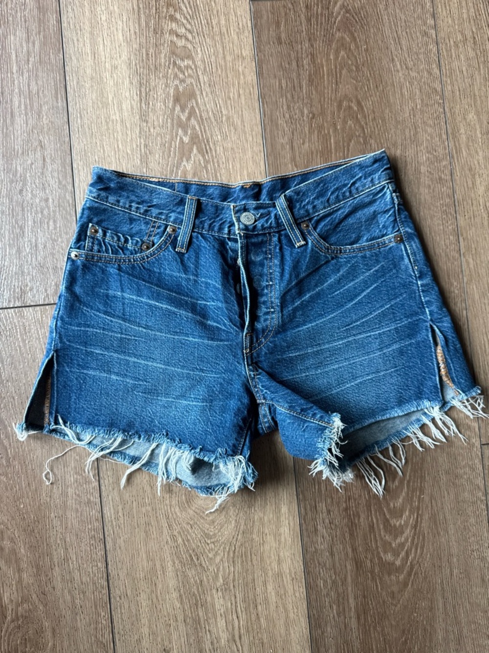 Levi’s Classic High-Rise Distressed Denim Shorts - Blue